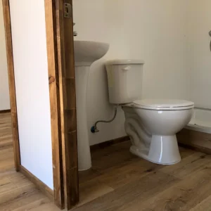 Conteneur modulaire avec toilette – Image 4